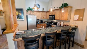 Beaver Creek West Condo O4 kitchen with breakfast bar
