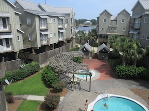 Pool, hot tub & Carrabelle River steps away.