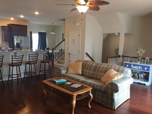 Large open living room/kitchen with pull out couch queen bed # 4