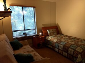 Second bed with pull-out double sofa bed