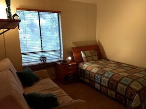 Second bed with pull-out double sofa bed
