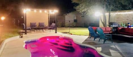 prettypool lights  HEATED  March 1-Dec 31