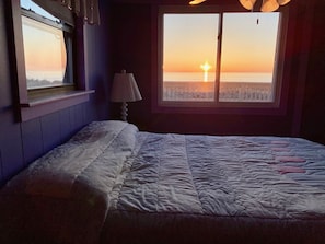 Sunrise in Bedroom 2