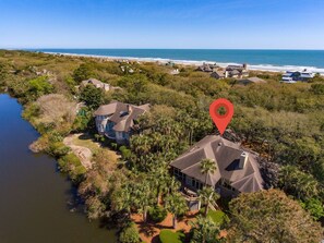 Beautiful resort location and close to beach.
