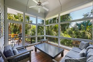 Screened in Porch with Seating