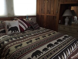 Main floor Queen bedroom