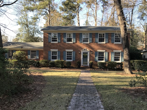 Cute colonial in quiet and safe neighborhood