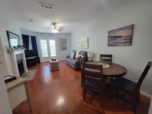 Dining table seats 4
