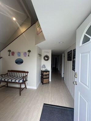 Entrance and hallway to bedrooms/bathrooms