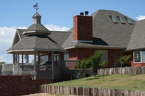 Side Exterior View