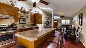 Kitchen & Island