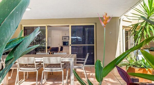 Outdoor dining