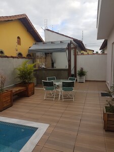 PERUÍBE PISCINA 100MT PRAIA/2SUíTES/GARAGEM 5 CARROS