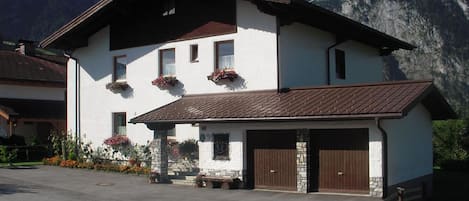 Bergheimat, Haus