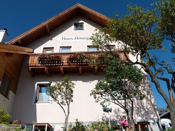 Hönegger, Haus