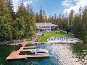 Private dock, boat lift, Paddle boards and kayaks provided