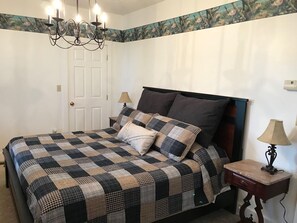 The Homestead: one of 2
king beds downstairs