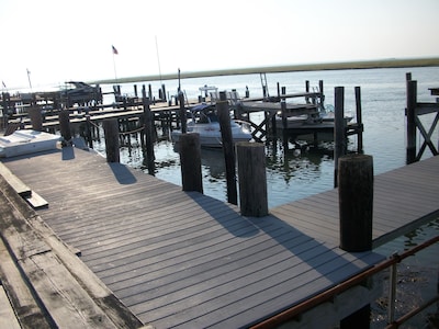 3 BEDROOM, FAMILY VAC BEACH HOUSE ON BAY DOCK/DECK/SUNSET/FISH/SWIMMING/CRABBING