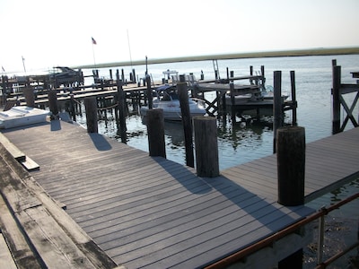 3 BEDROOM, FAMILY VAC BEACH HOUSE ON BAY DOCK/DECK/SUNSET/FISH/SWIMMING/CRABBING