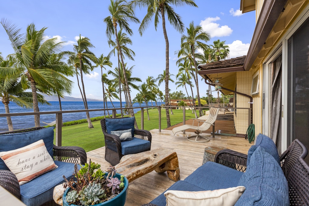 Terrace of a condo in West-Maui