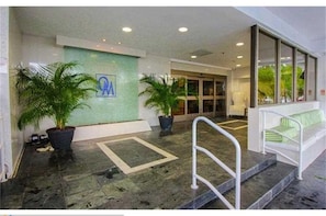 Entrance to Ocean Manor