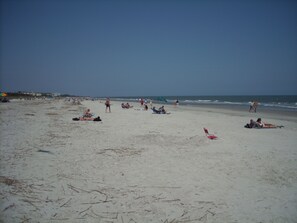 HUGE BEACH! Lifeguards, shallow water,sandbars. Soft sand. 