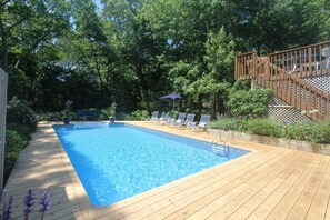 Private pool area