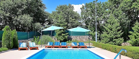 Water, Plant, Property, Swimming Pool, Furniture, Tree, Azure, Sky, Chair, Shade