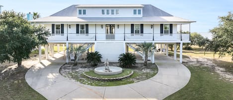 Seagrass Beachhouse, Ocean Front Property, Private Beach, Gulf of Mexico