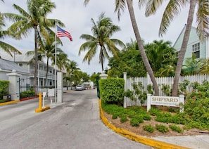 Separate Guard Gate into the Shipyard condo area 