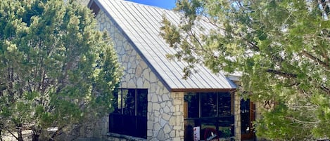 Picture perfect cabin tucked away at the end of a quiet country lane off River Road and less than a 2 minute drive to the 2nd Crossing.