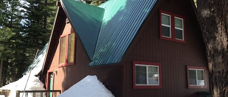 Heidi House in the snow