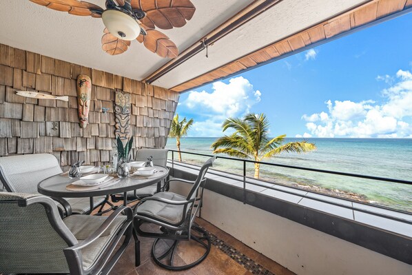 Kulakane 307 oceanfront lanai 1