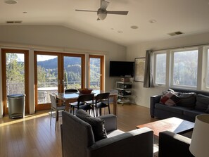 Lounging and dining area