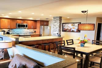 WOW! "BEST IN CLASS" POSH NEW REMODEL! 2 BR/2 BA-SLEEPS 9 - 6 BEDS-Great Views!