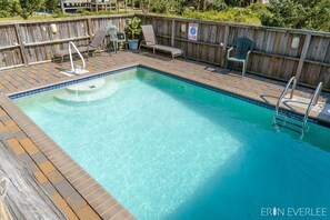 Relax by your private pool *sigh* 