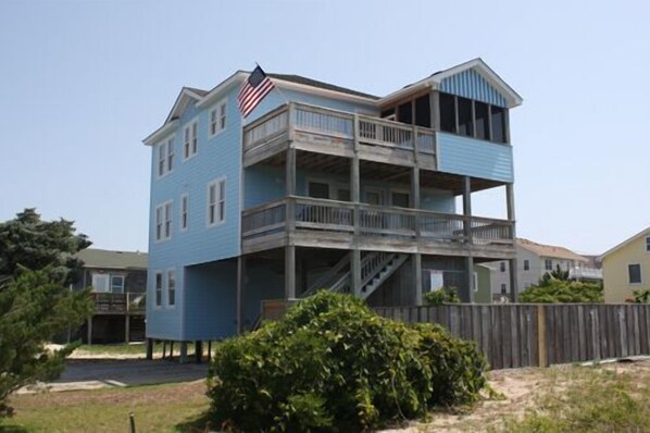 Ooh La La! Kinnakeet! 
Ocean side in Avon on Marlin Dr.