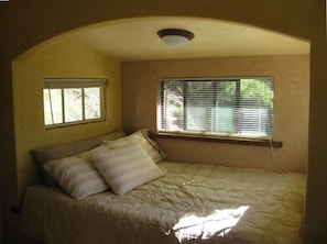 Bed nook