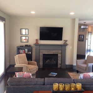 Looking into living room from dining room.