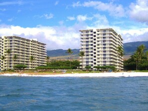 Located directly on Kaanapali Beach~!!! 