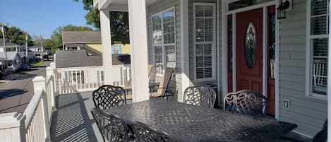 Front Porch - Middle Deck