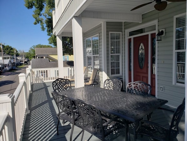 Front Porch - Middle Deck