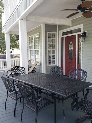 Front Porch - Middle Deck