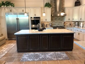 Beautiful Kitchen With full-size refrigerator and freezer a double oven all new!
