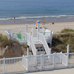 Dune top sitting area. Great Views of the beach and the Pool