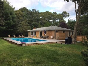 Pool/Backyard/Brand New Deck with Outdoor Shower