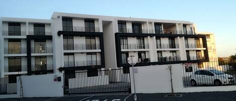 Surfers Paradise in Bloubergstrand - Self Catering Holiday accomodation