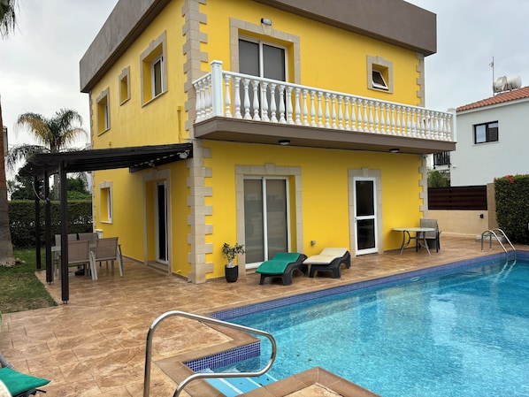 Pool area