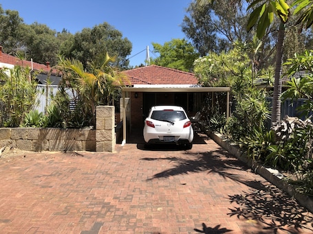 Large driveway with ample parking