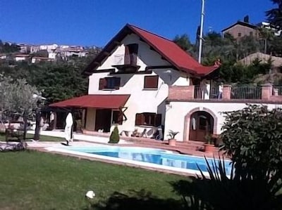 Villa con piscina privada